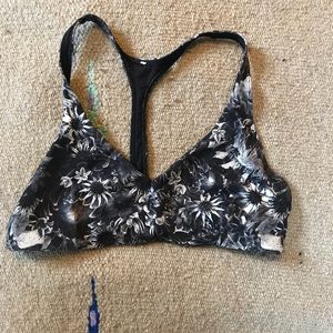 Lululemon sports bra